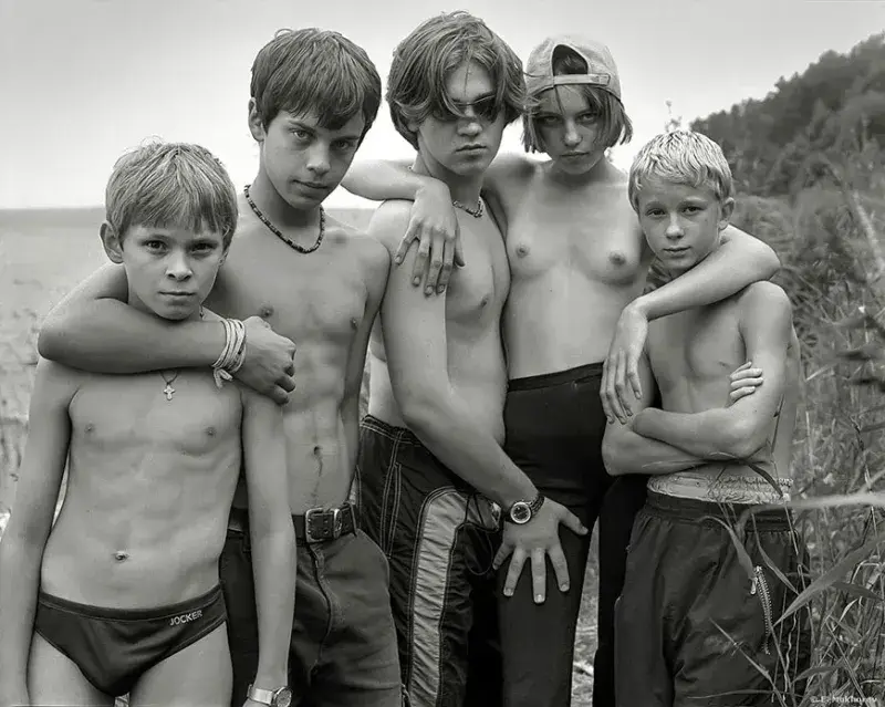 Andrey, Sergey, Andrey, Nastya and Roma. Teens at the lake, 2001, Альбом: Evgeny Mokhorev