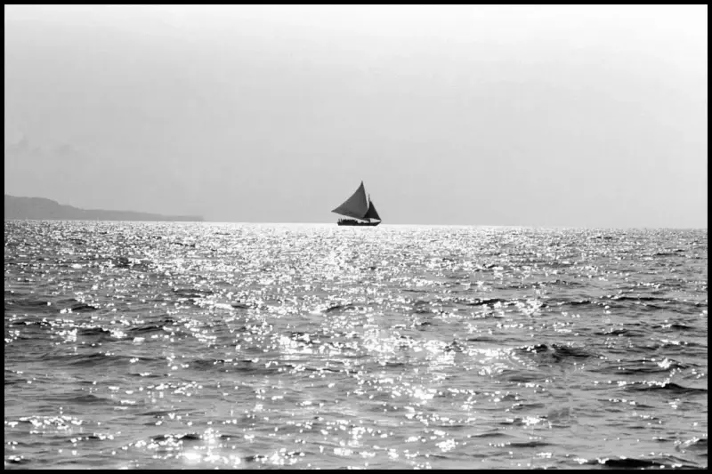 44 Haitians attempt to sail from Haiti to the United States in a 23-foot homemade wooden boat named the 'Believe in God.' Haiti. 2000 © Christopher Anderson, Album: Christopher Anderson, Haiti. Immigrants Trip to America.
