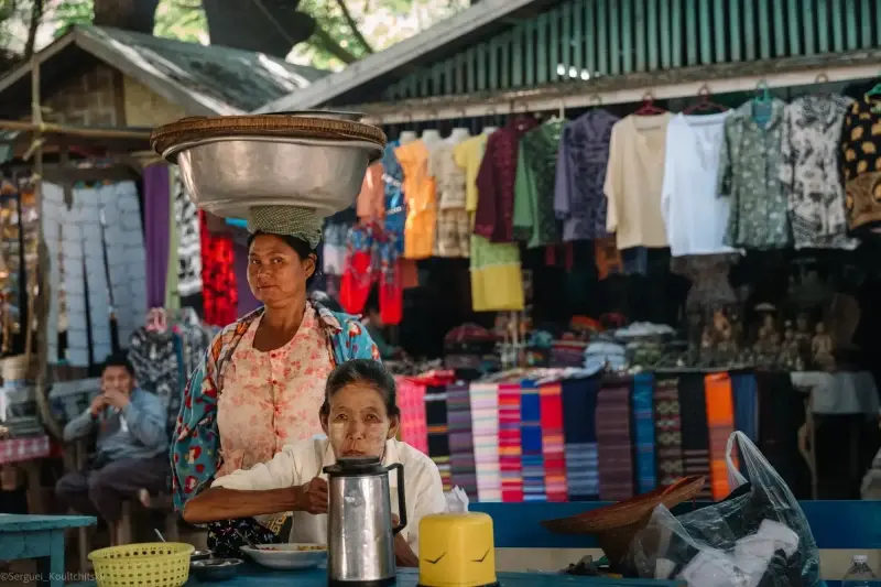 Mandalay Region, Myanmar — Burma. Myanmar. Mandalay. — photo captured with LEICA SL (Typ 601), VARIO-ELMARIT 1:2.8-4.0/24-90mm ASPH. OIS