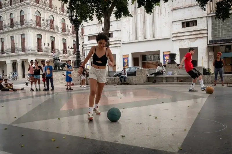 Paseo del Prado, Centro Habana, Havana, Cuba — La Habana. Paseo del Prado — photo captured with LEICA SL (Typ 601), VARIO-ELMARIT-SL 1:2.8-4/24-90 ASPH.