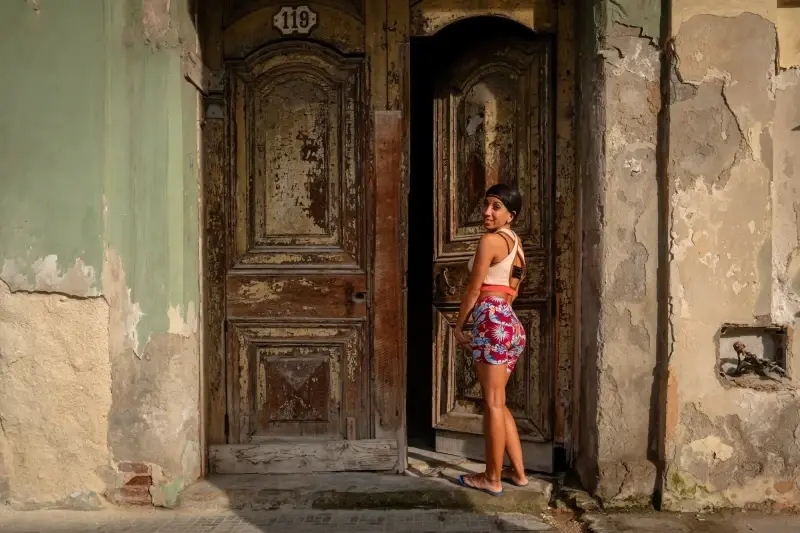 Paseo del Prado, Centro Habana, Havana, Cuba — La Habana. Paseo del Prado — photo captured with LEICA SL (Typ 601), VARIO-ELMARIT-SL 1:2.8-4/24-90 ASPH.