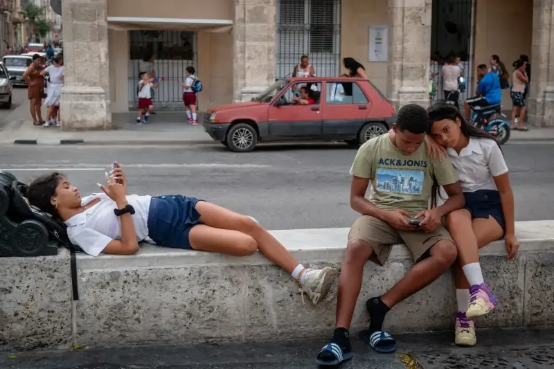 Paseo del Prado, Centro Habana, Havana, Cuba — La Habana. Paseo del Prado — photo captured with LEICA SL (Typ 601), VARIO-ELMARIT-SL 1:2.8-4/24-90 ASPH.