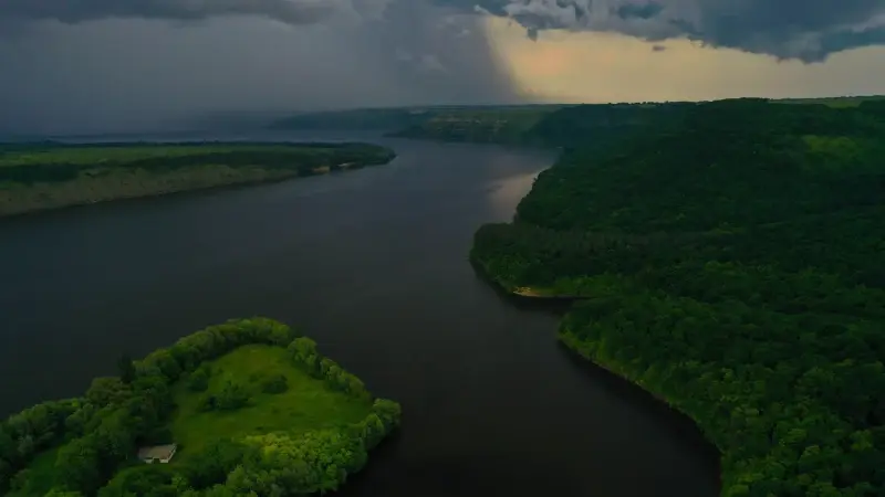 Khmelnytskyi Oblast, Ukraine — Bakota on the Dniester River — photo captured with DJI Mavic 2 Pro, Hasselblad L1D-20c 28.0 mm f/2.8