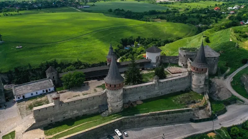 Kamianets-Podilskyi City, Khmelnytskyi Oblast, Ukraine — Kamianets-Podilskyi Castle — фото снято на DJI Mavic 2 Pro, Hasselblad L1D-20c 28.0 mm f/2.8