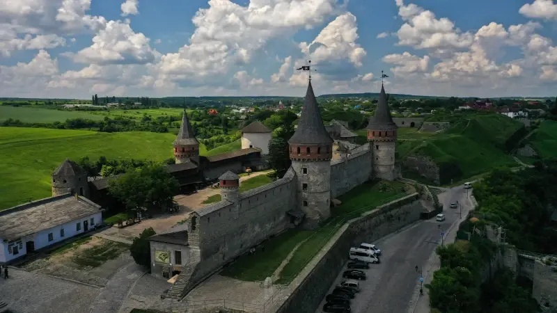 Kamianets-Podilskyi City, Khmelnytskyi Oblast, Ukraine — Kamianets-Podilskyi Castle — фото снято на DJI Mavic 2 Pro, Hasselblad L1D-20c 28.0 mm f/2.8