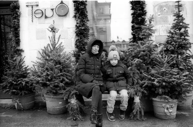 Plosha Rynok, Lviv, Lviv Oblast, Ukraine — Winter in Lviv — photo captured with LS-4000