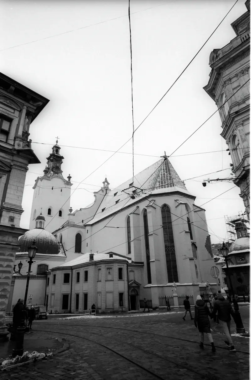 Plosha Rynok, Lviv, Lviv Oblast, Ukraine — Winter in Lviv — photo captured with LS-4000