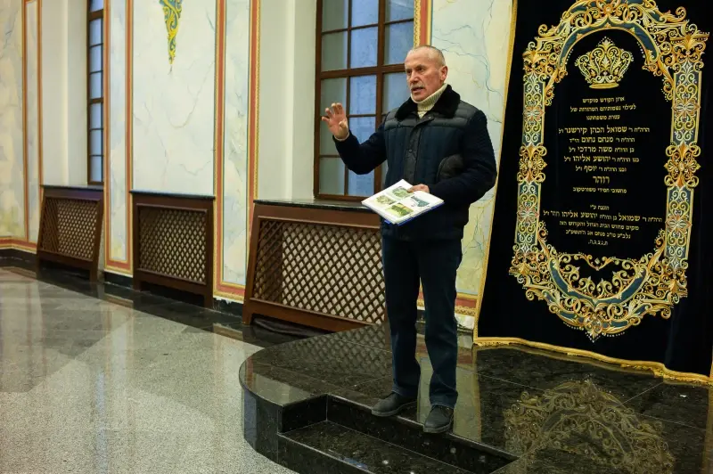 Альбом: Sadhora Synagogue and the old Jewish cemetery in Chernivtsi